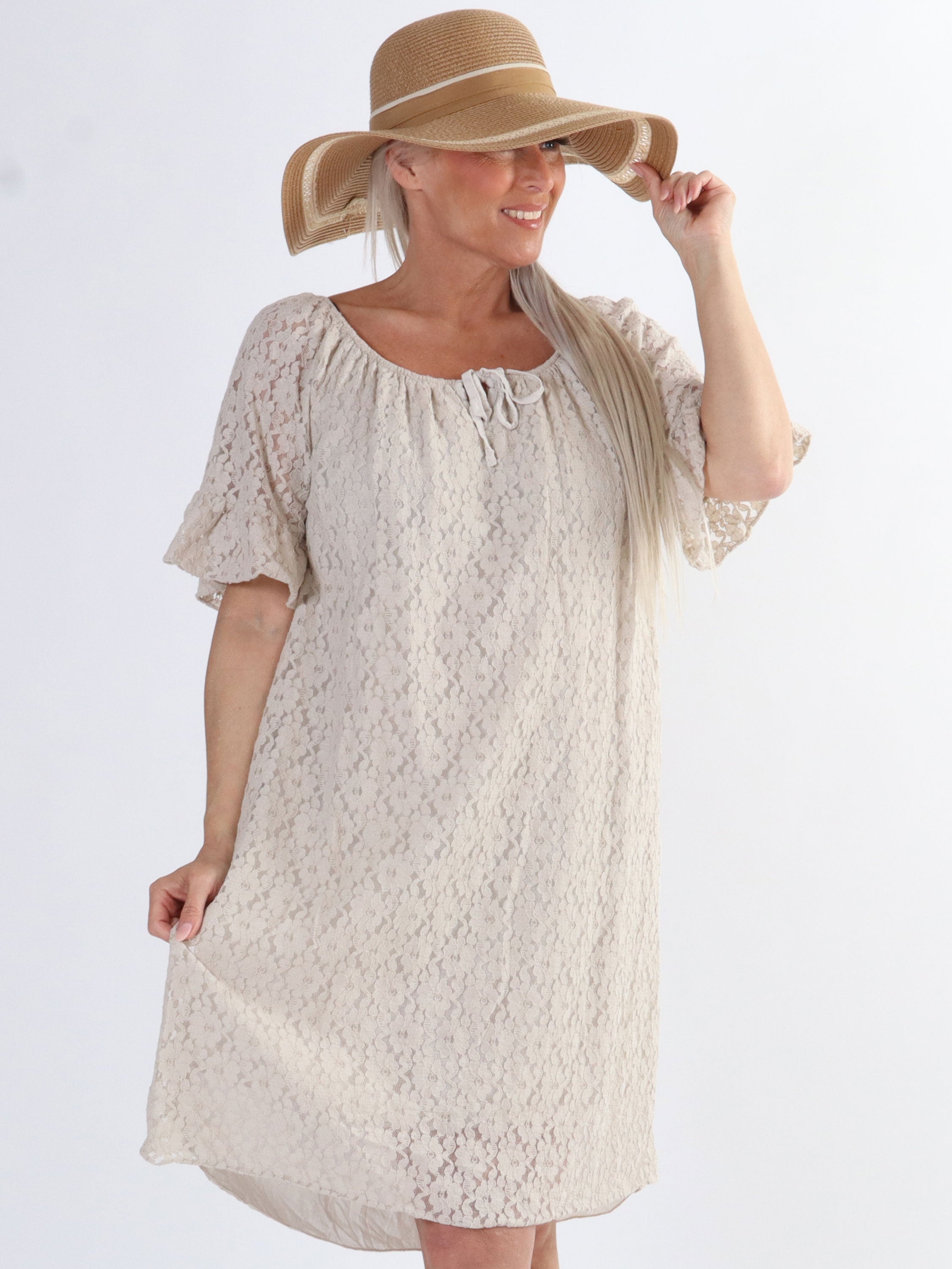 Arisha - Sød plus size blondekjole